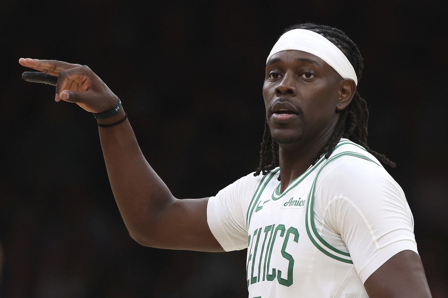 拓记：新赛季霍勒迪绝对会是首发后卫 不过他的风格或许会转变