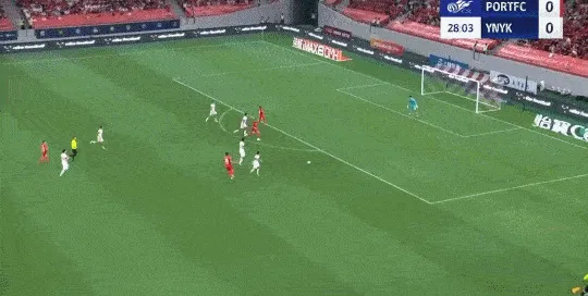 开云体育-刘若钒直塞禁区，莱昂纳多过掉门将将球打进，海港1-0